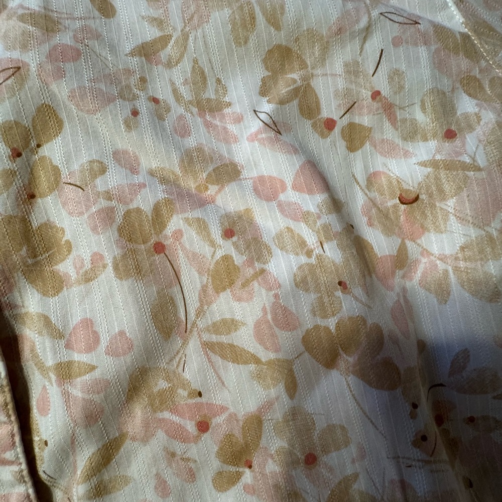 Eddie Bauer Women's Cream and Tan Button Down Shirt - Picture 6 of 6